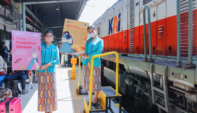 Petugas KAI Lakukan Kampanye Cegah Tindak Kekerasan Seksual. (Dok. KAI)