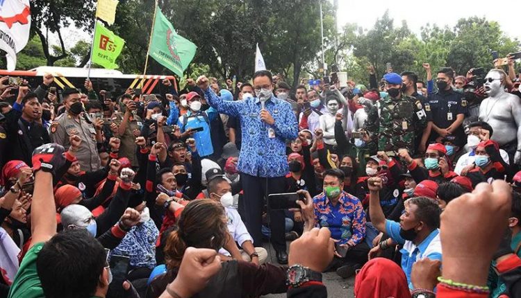 Anies Kalah Di PTUN, UMP 2022 DKI Jakarta Batal Naik Ke Rp4,6 Juta