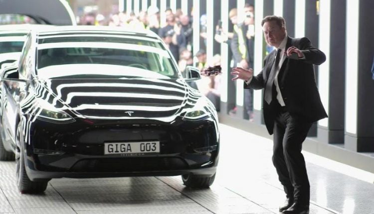 Elon Musk Jual ampir $7 Miliar Saham Tesla