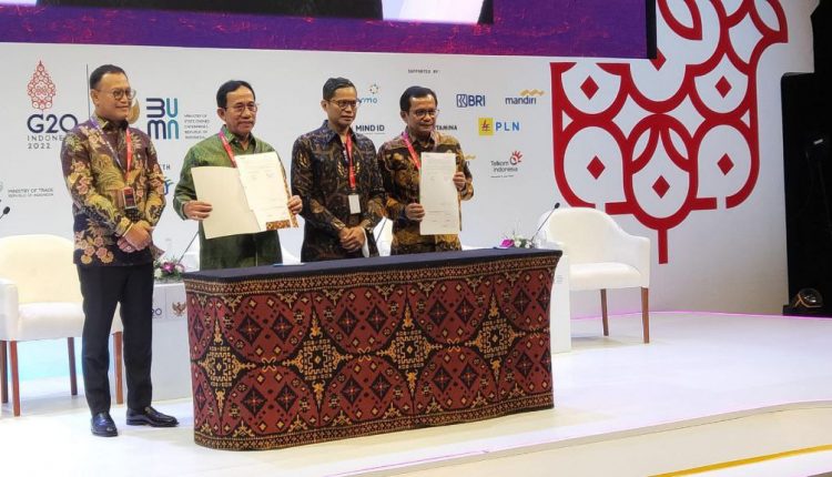 Bukit Asam Gandeng Semen Indonesia Bangun PLTS