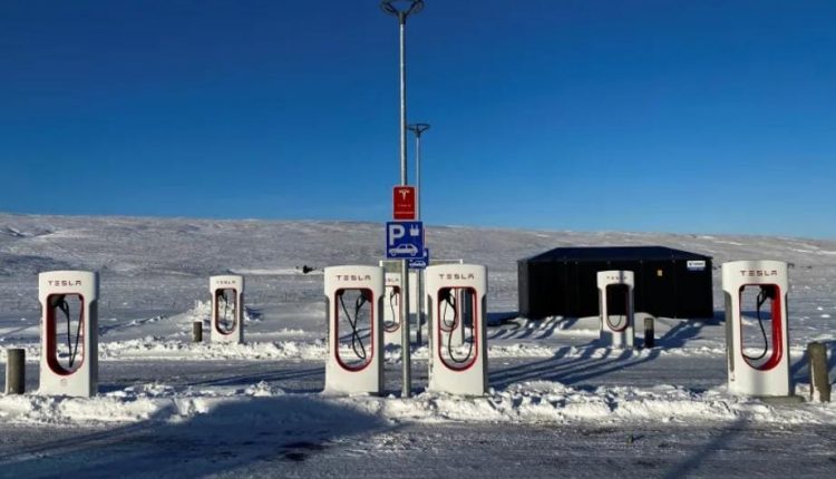 Tesla Tawarkan Konektor Muatan Miliknya sebagai Standar Baru Amerika Utara