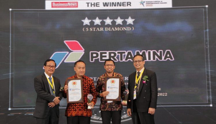 Pertamina saat menerima penghargaan Human Capital & Performance Award 2022.