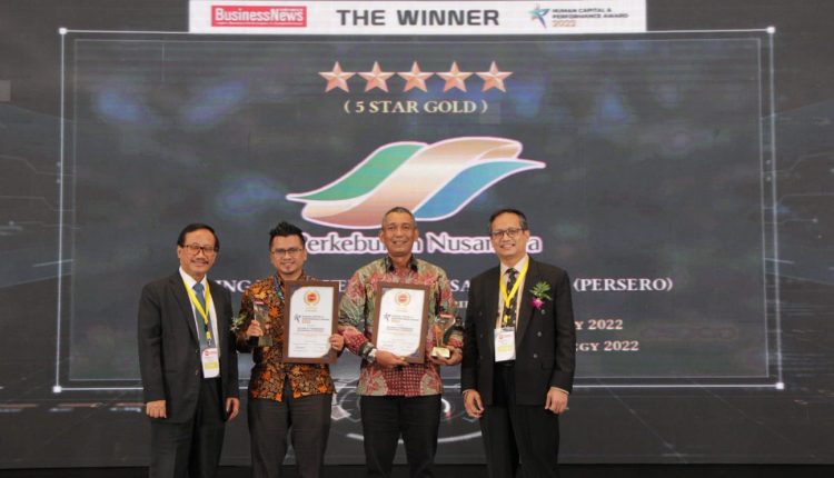 PTPN III saat menerima penghargaan Human Capital & Performance Award 2022.
