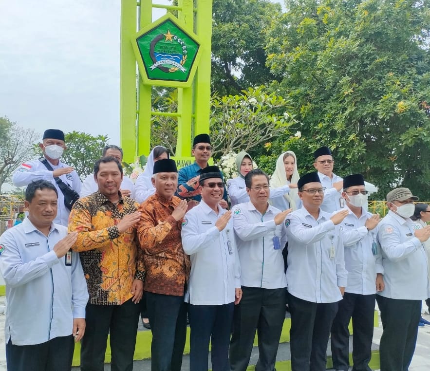 Peringati Hari Bhakti Trasmigrasi ke-72, Indonesia Respon Bersama Kemendes PDTT  Tanam Pohon dan Tabur Bunga di komplek Makam Pionir Transmigrasi