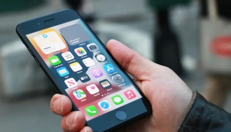 Apple Dilaporkan Batalkan Pengembangan iPhone SE Generasi Keempat