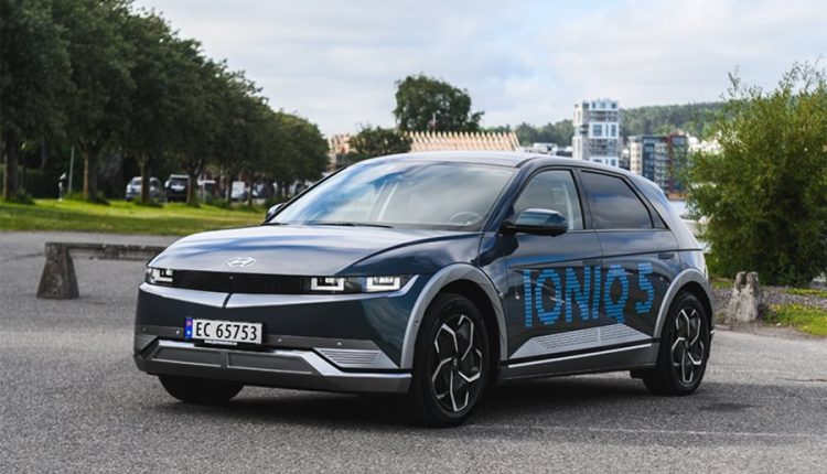 Pemerintah Luncurkan Insentif Pembelian KBLBB Roda Empat dan Bus untuk Akselerasi Transformasi Ekonomi