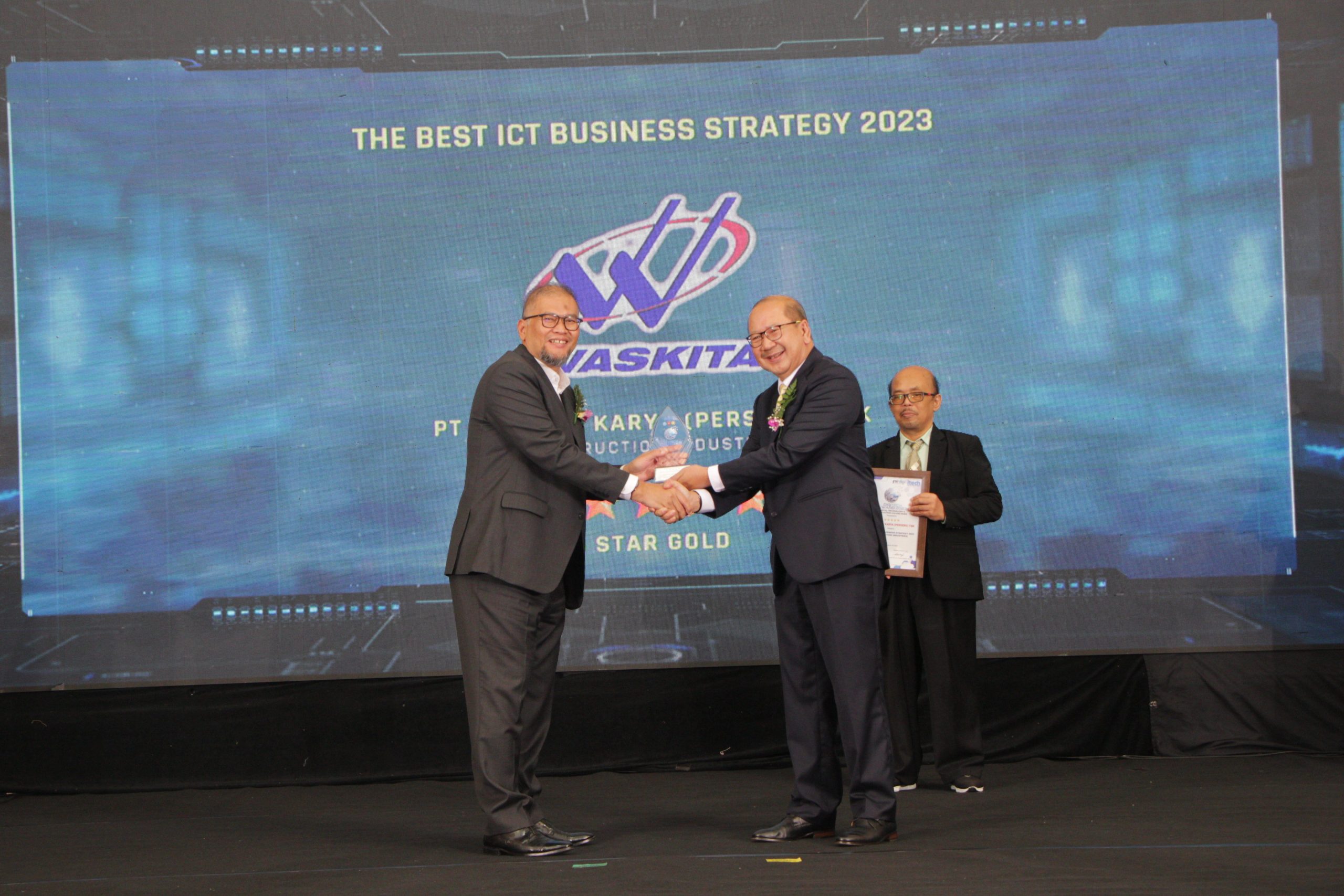 Direktur Human Capital Management, Pengembangan Sistem dan Legal Waskita Karya, Mursyid telah diganjar penghargaan The Best Chief Information Technology Officer Of The Year dari ajang bergengsi Digitech Award 2023.