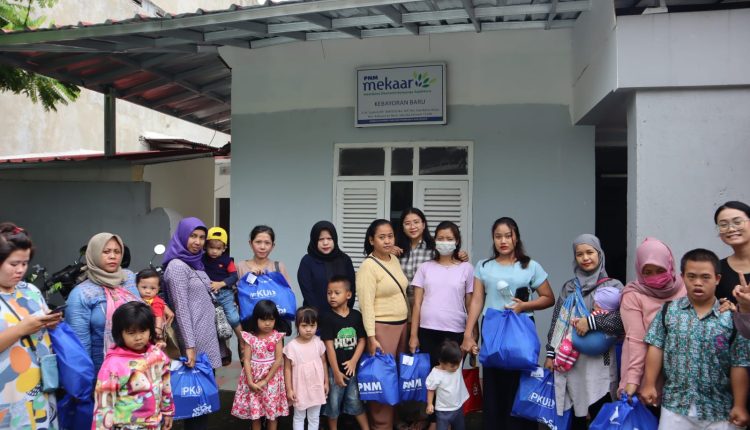 Penyaluran paket gizi diberikan kepada 50 ibu hamil dan ibu yang memiliki anak usia balita.
