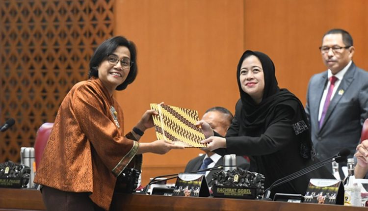 Menkeu Sampaikan Keterangan Pemerintah atas RUU P2 APBN Tahun Anggaran 2022
