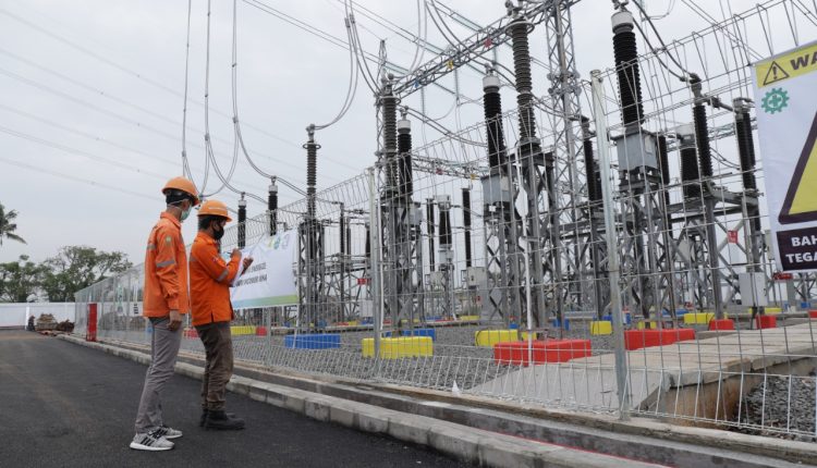 Perkuat Infrastruktur Kelistrikan, PLN Kembangkan PLTS 371 kWP di Sambas Kalimantan Barat
