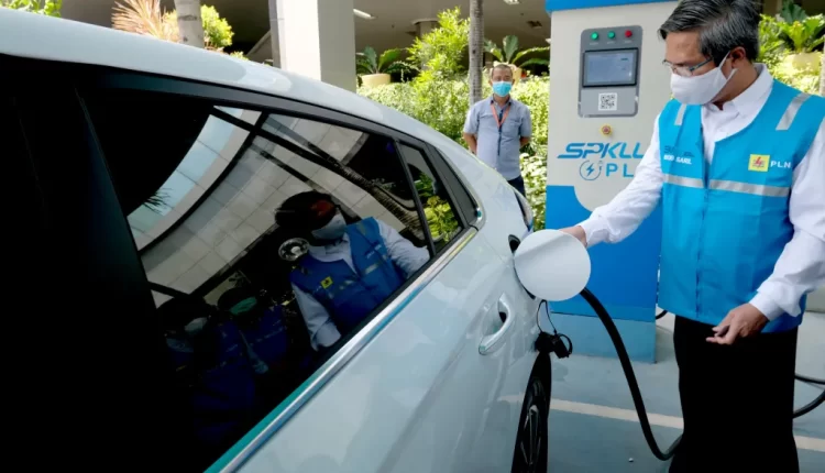 PLN Implementasikan Kendaraan Listrik untuk Operasional Dinas Menuju Net Zero Emission 2060