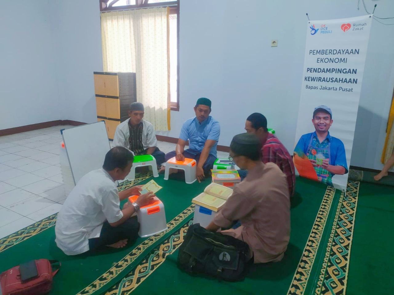 OK OCE Peduli dan Rumah Zakat Tumbuhkan Ketahanan Mental dan Spiritual Penerima Manfaat