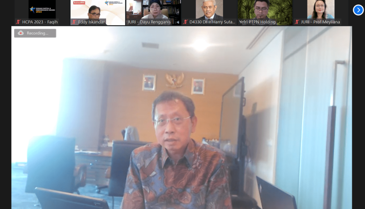 Direktur SDM PTPN III, Seger Budiarjo dalam penjurian Human Capital & Performance Award 2023 yang dilaksanakan secara online.