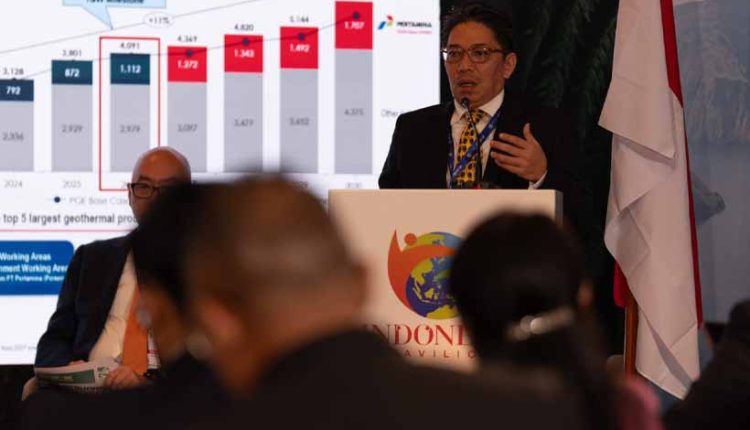 Direktur Utama PT Pertamina Geothermal Energy Tbk, Julfi Hadi ulfi saat menjadi pembicara dalam sesi talkshow Collective Actions in Decarbonization to Support the Achievement of NDC and Net Zero Emission Target di Paviliun Indonesia pada perhelatan Conference of Parties (COP) ke-28 di Dubai, Uni Emirat Arab (UEA), Minggu (3/12).