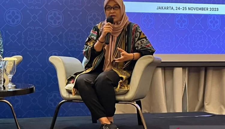 Direktur Utama Badan Aksesibilitas Telekomunikasi dan Informasi Kementerian Komunikasi dan Informatika (BAKTI Kominfo) Fadhilah Mathar dalam acara Media Gathering Kementerian Kominfo di Hotel Westin, Jakarta, Jumat (24/11/2023) (ANTARA/Fathur Rochman)