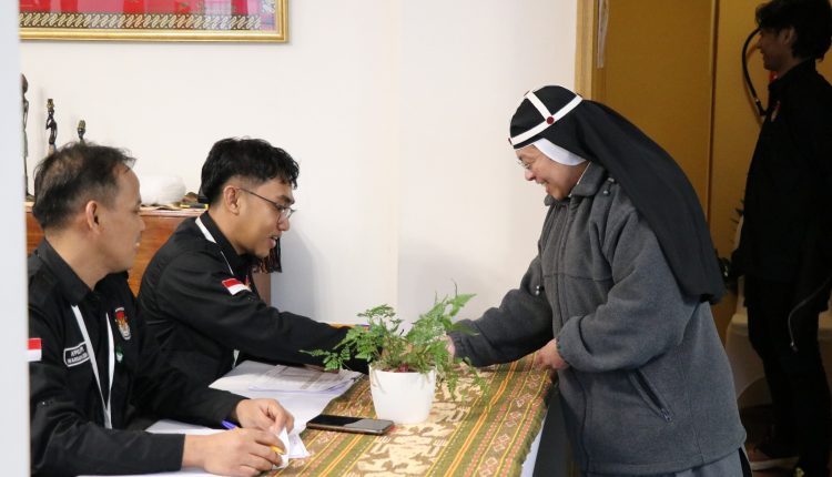 Pasar Rakyat di TPS Kota Warsawa Polandia