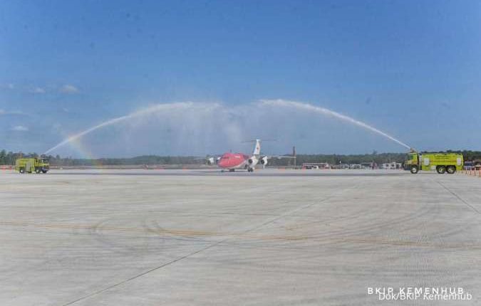 Pesawat Kepresidenan Berhasil Mendarat Perdana dengan Lancar di Bandara IKN