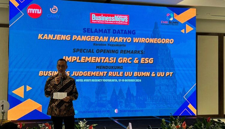 Kanjeng Pangeran Haryo Wironegoro Kraton Yogyakarta saat sambutan acara Seminar dan Workshop bertajuk “Implementasi GRC & ESG Mendukung Business Judgement Rule UU BUMN & UU PT” di Hotel Hyatt Regency, Sleman, Daerah Istimewa Yogyakarta (17/10/2024).
