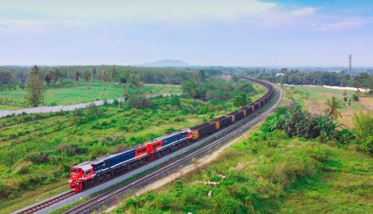 KAI Catatkan Kinerja Positif Angkutan Barang pada Triwulan 2024