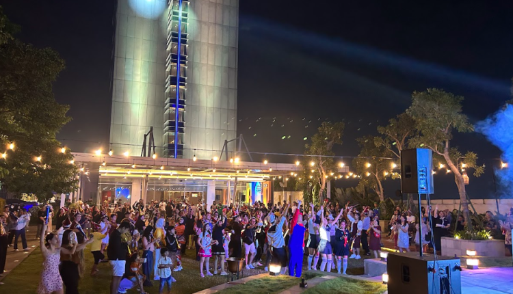 Pesta Akhir Tahun Novotel Tangerang : Bertemu Langsung Mahluk Pra Sejarah