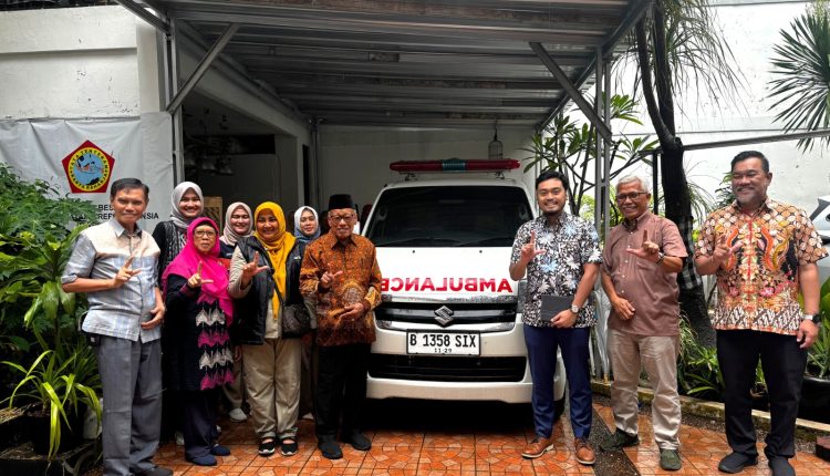 IFG Serahkan Ambulans Ke Pengurus Besar Persatuan Wredatama Republik Indonesia (PB PWRI)